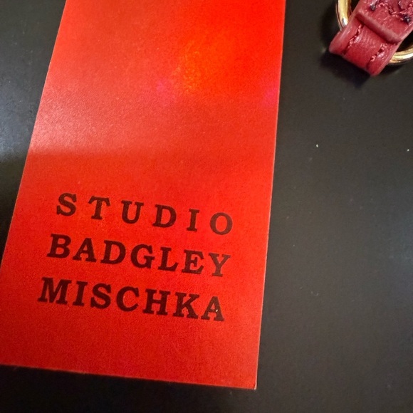 Badgley Mischka Studio Red Quilted Wristlet Clutch Wallet Purse Bag 7" New - Picture 3 of 4